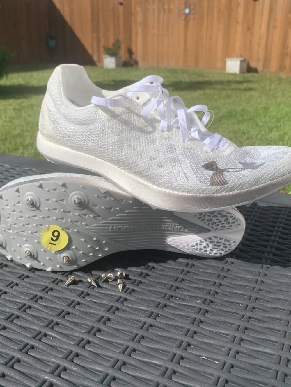 Under Armour Shakedown Elite Track Spikes Men Size 9 Women 10.5 White 3026442-10